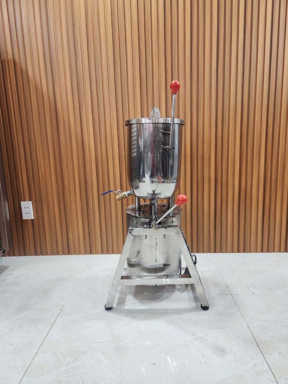 Máy xay đa năng cao cấp công suất lớn 4kw ( xay 8kg ) Máy xay đa năng cao cấp công suất lớn 4kw ( xay 8kg )